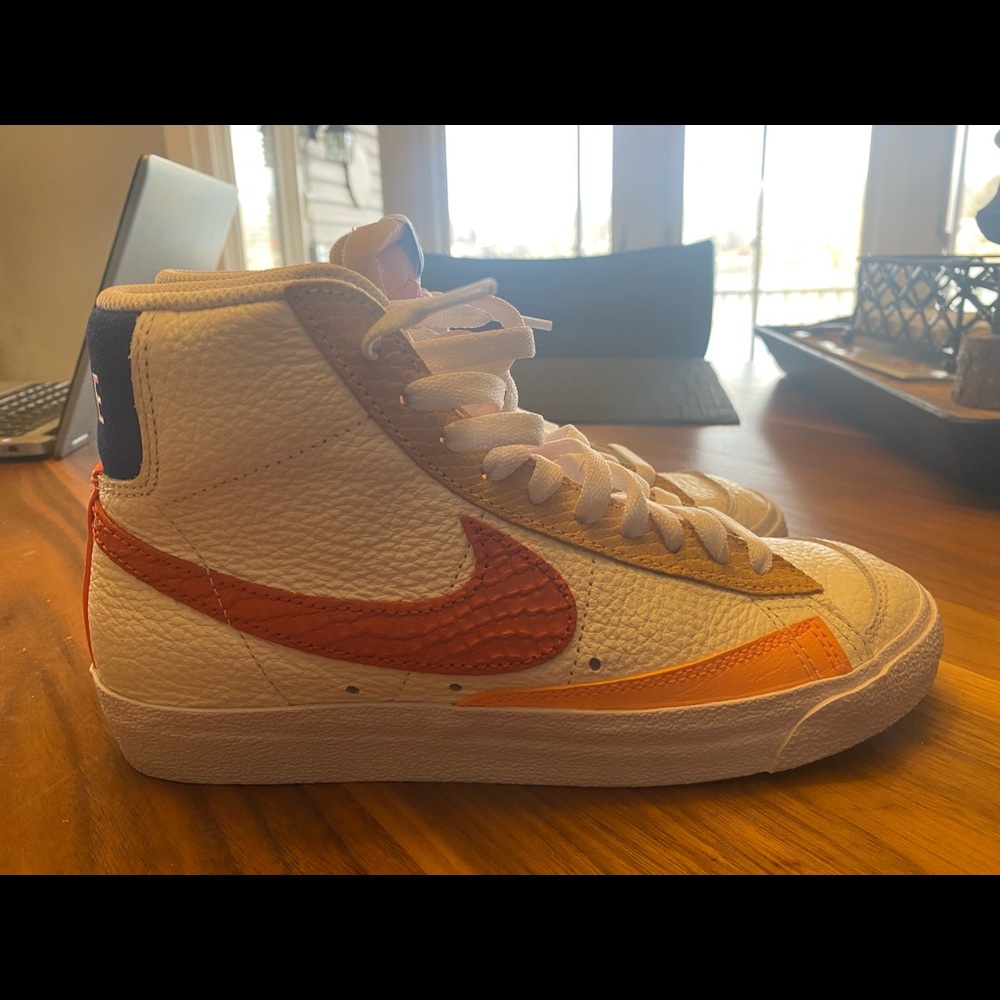 Womens Nike Blazer size 7